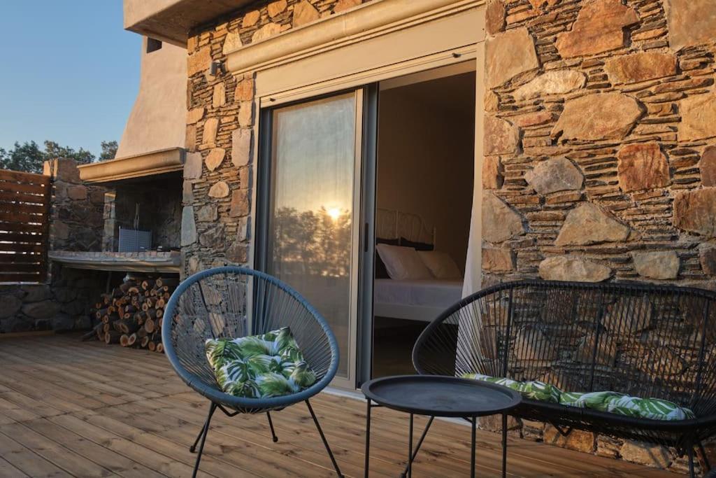 Mekia'S Beach House Livadia  エクステリア 写真