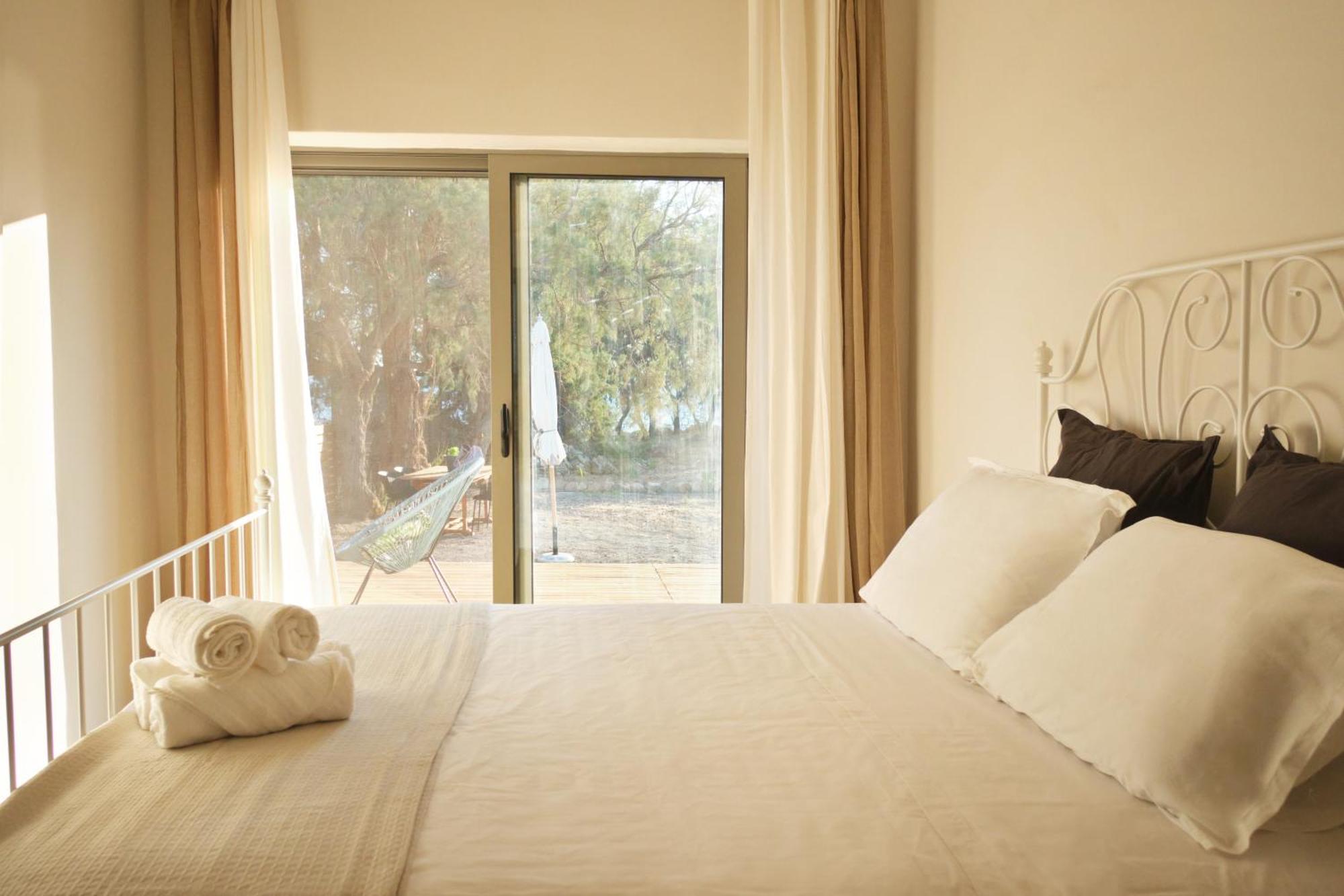 Mekia'S Beach House Livadia  エクステリア 写真