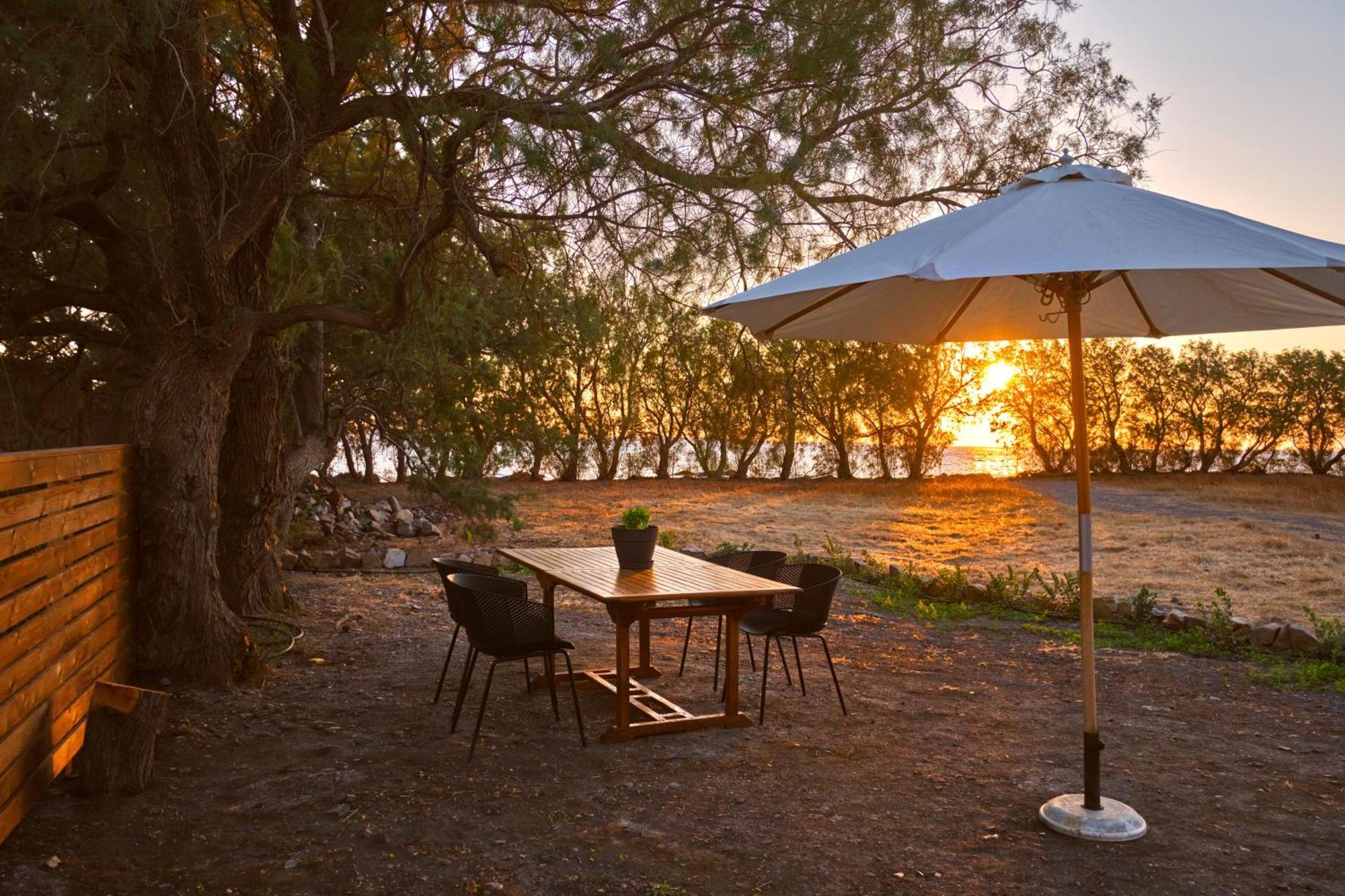 Mekia'S Beach House Livadia  エクステリア 写真